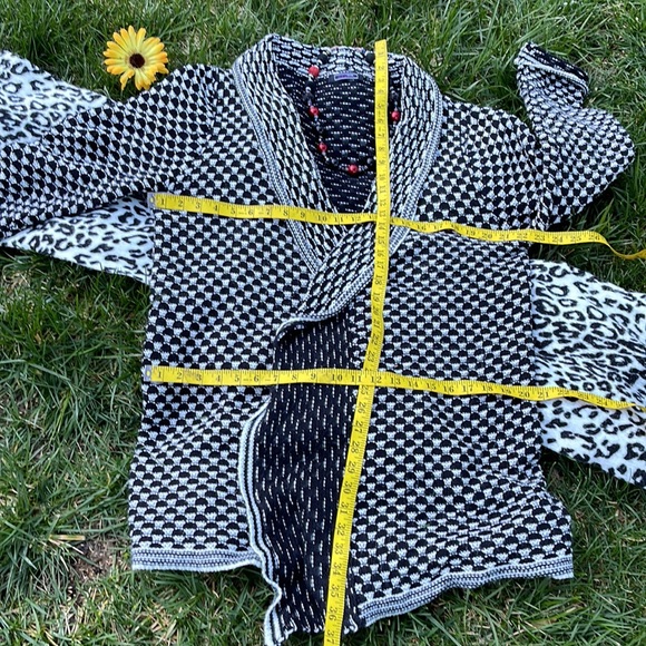 ๐บ Creazioni Effect; NICE Designer Black/White Long Sweater in Misses Size XL! - Picture 10 of 12